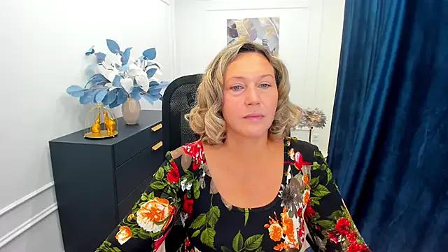 NinaStarle on StripChat 