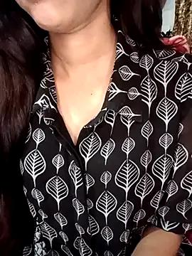 Queen_Pooja7 on StripChat 