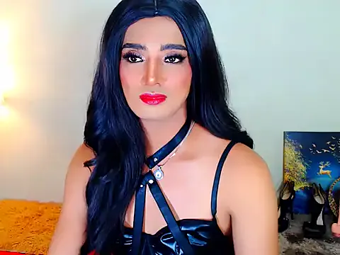 Queeny_Cassandra on StripChat