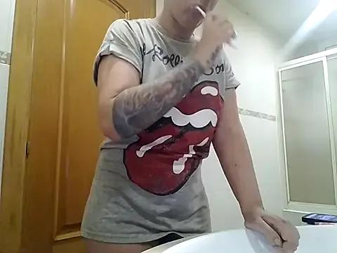 Roousse08 on StripChat 