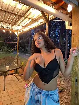 Rose-andres — Blowjob And Start Fucking On The FARM