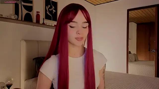 Roxxy_mora on StripChat 