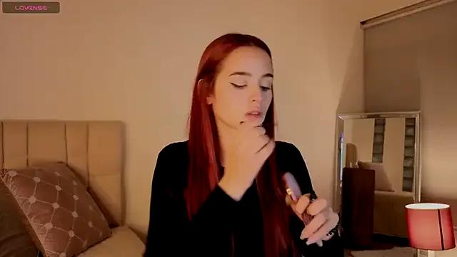 Roxxy_mora on StripChat 