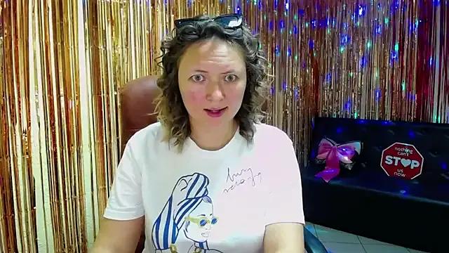 SallyVerda on StripChat 