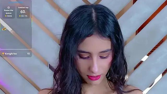 Sarah-Grace on StripChat