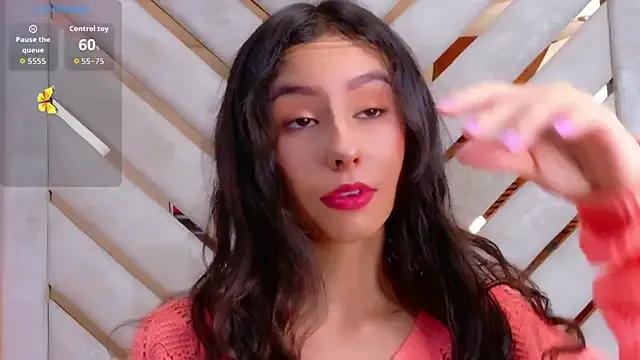 Sarah-Grace on StripChat