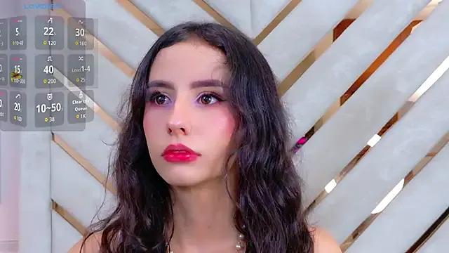 Sarah-Grace on StripChat