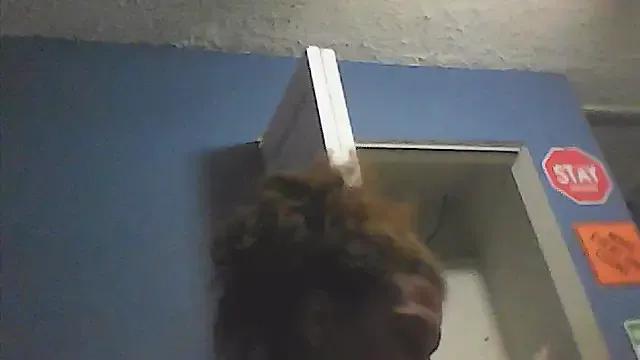 sarahkat86 on StripChat 