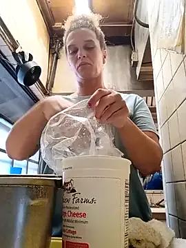 sarahkat86 on StripChat 