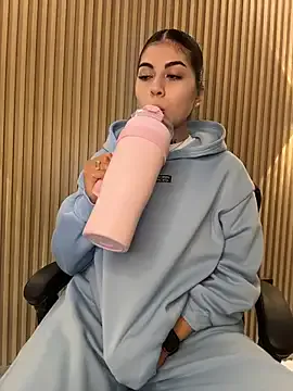 Sarasanders_4 on StripChat