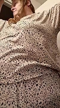 ScrawburryBBW — #dildo #blowjob #pierced #SQUIRT