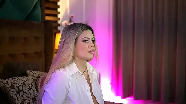 SophieBoobsX — bouncing tits