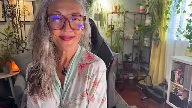 sunnie_dayz on StripChat 