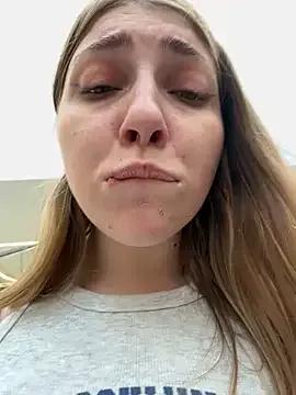 Sunny___Bunny — make my pussy wet around people