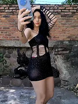 sweet_outdoor_charm on StripChat 