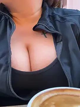 sweeti_Em on StripChat