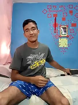 Sweetiefoxxx on StripChat 