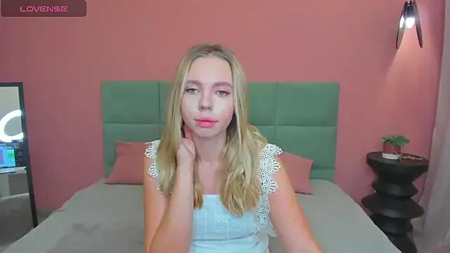TessaAdorable on StripChat 