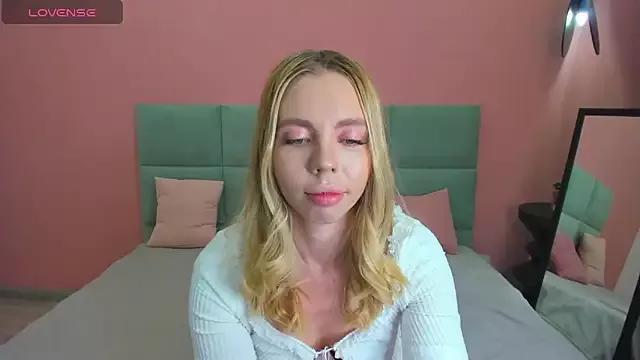 TessaAdorable on StripChat 
