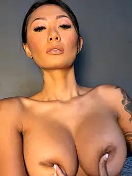 thai-dreamgirl on StripChat