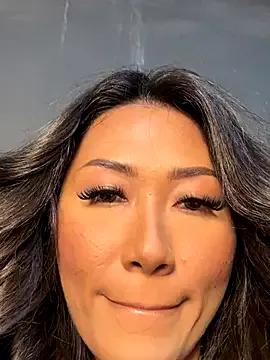 thai-dreamgirl on StripChat