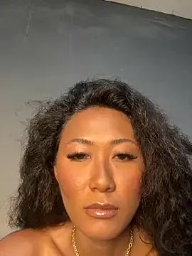 thai-dreamgirl on StripChat