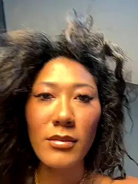 thai-dreamgirl on StripChat