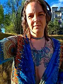 thatonespicychick — Go ride the gear shifter