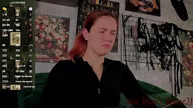 the_high_priestess on StripChat