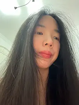 TinyBabe model from StripChat