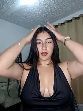 ViolettaWalton1 — masturbating in the public hallway