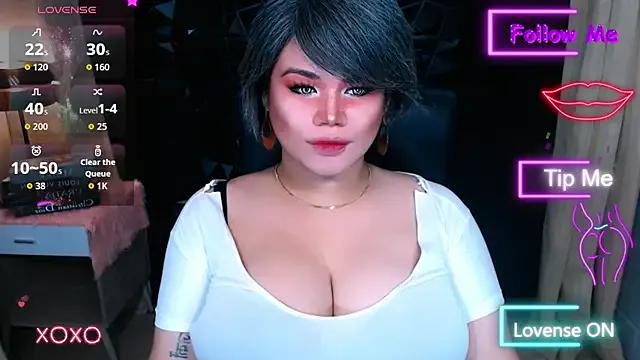 xHugeHarleySelfsuckerx on StripChat