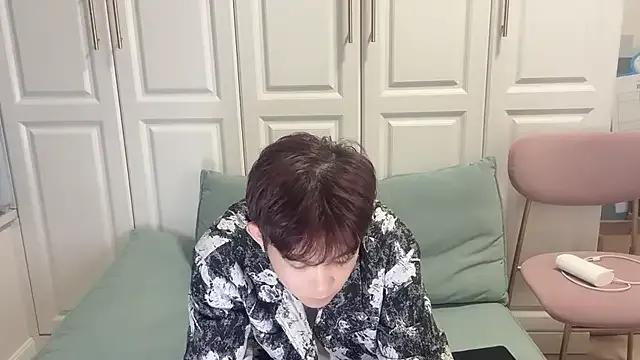 xlong00099 on StripChat