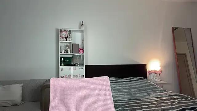 yourlittlesunrise_ on StripChat